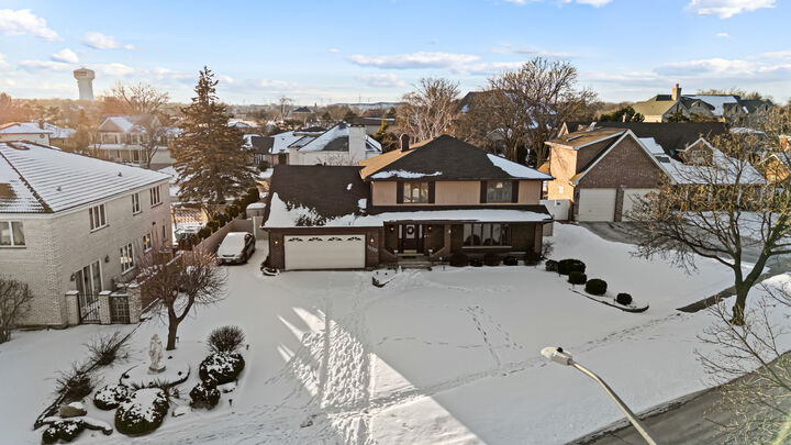 Property Photo: 1130 N Thatcher Lane IL 60101