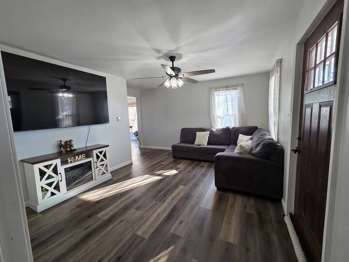 Property Photo:  908 1st Avenue  IL 61081 