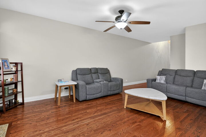 Property Photo:  18104 Lake Shore Drive  IL 60467 