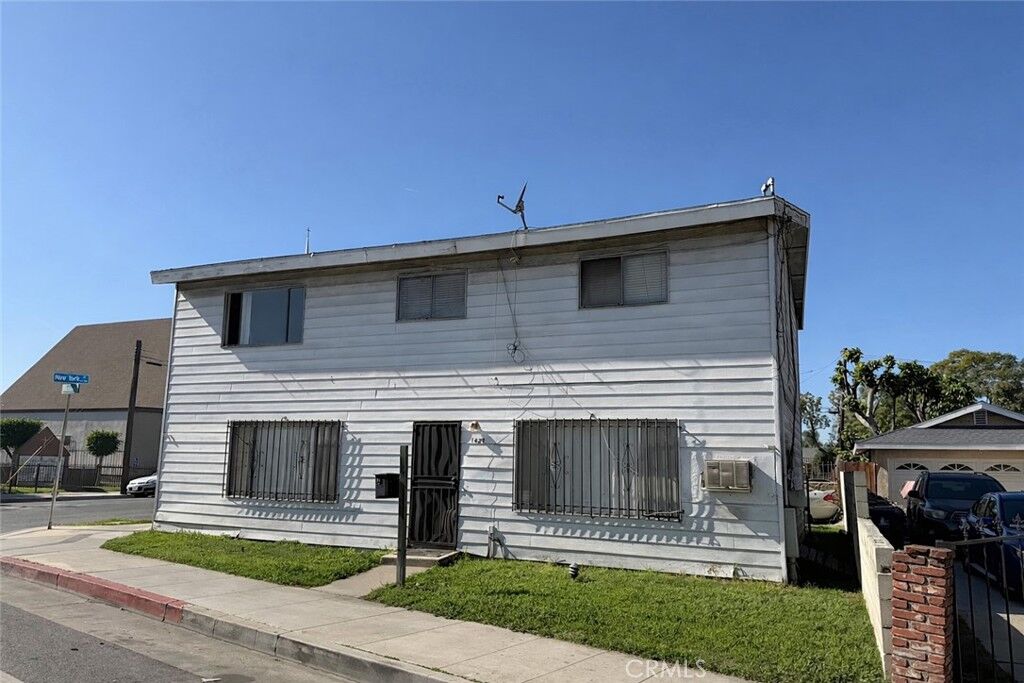 Property Photo:  1431 Alamitos Avenue  CA 90813 