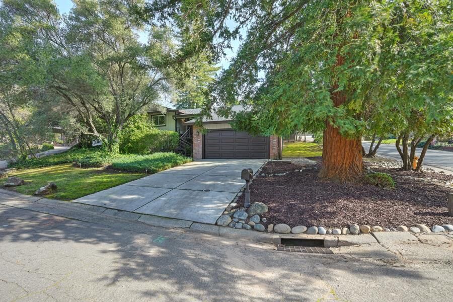 Property Photo:  4900 Stonewood Court  CA 95628 