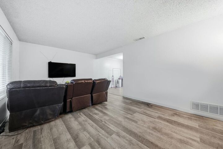 Property Photo:  27 Omaha Court  CA 95823 