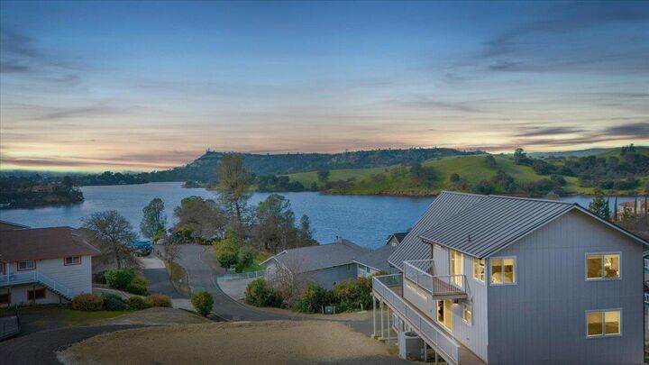 Property Photo: 935 Foothill Rd CA 95228