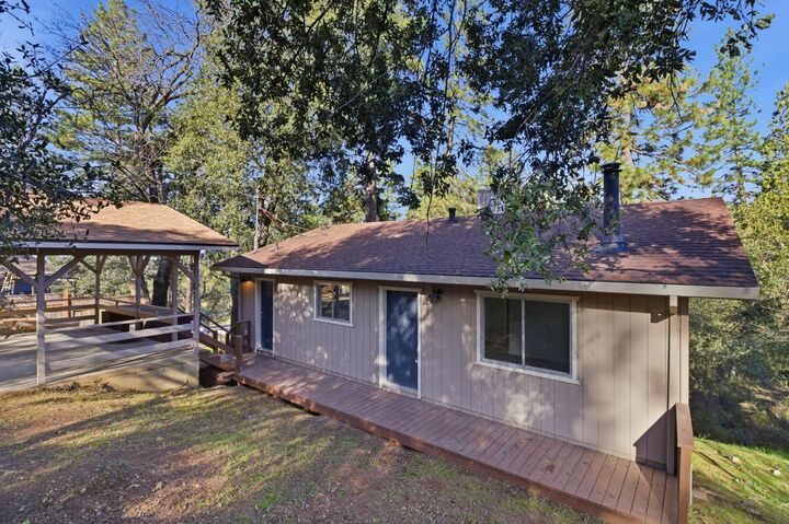 Property Photo:  19088 Hillhaven Rd  CA 95379 