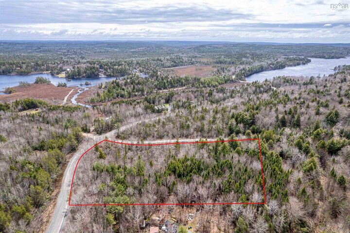 Armstrong Lake Road E — photo 1