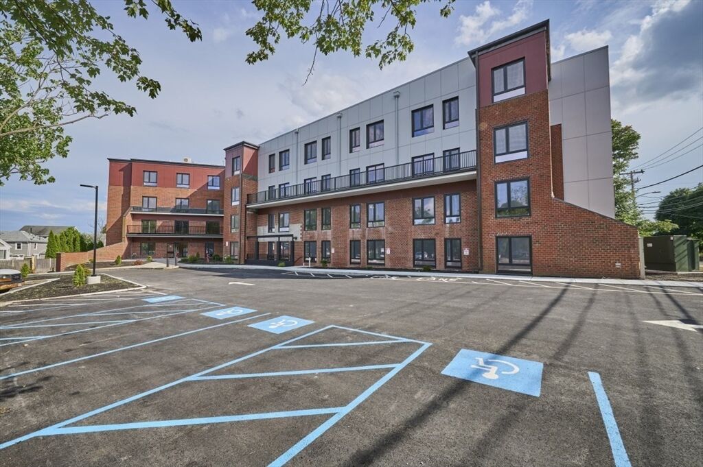 Property Photo:  133 Salem St 414  MA 02151 