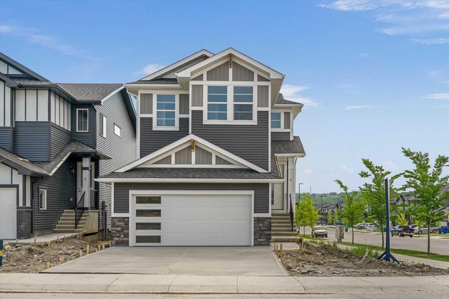 Property Photo: 4 Topaz Place AB T4C 3K2