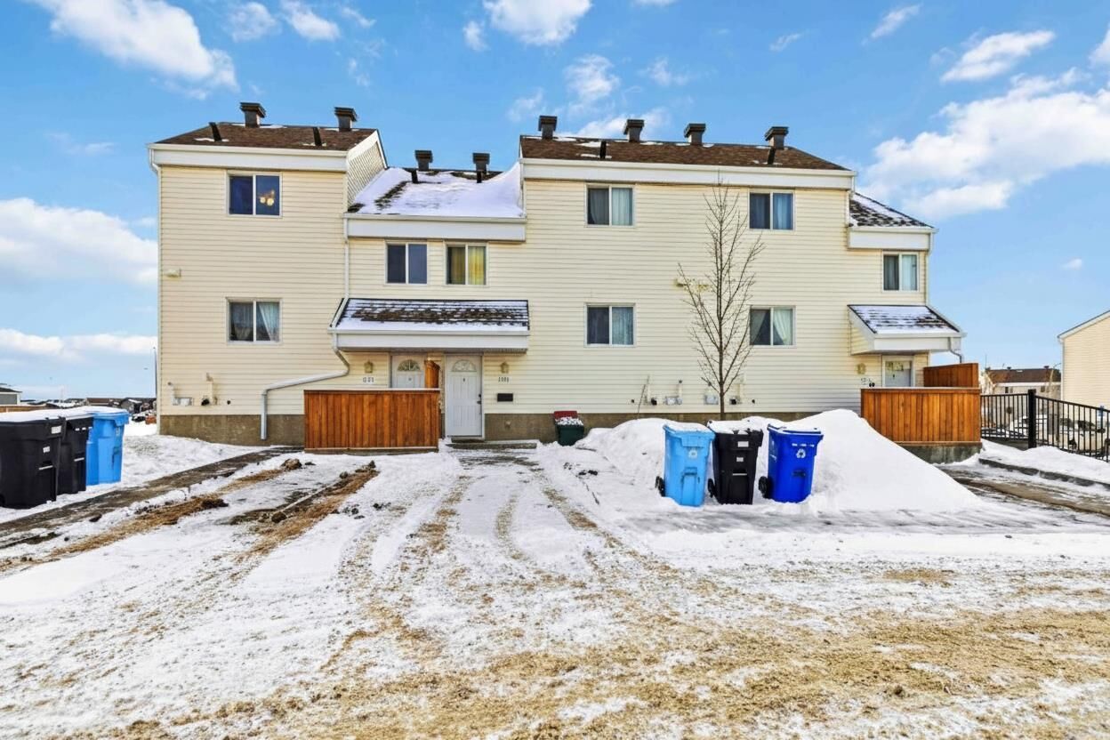 Property Photo:  711 Beacon Hill Drive 9  AB T9H 3R5 