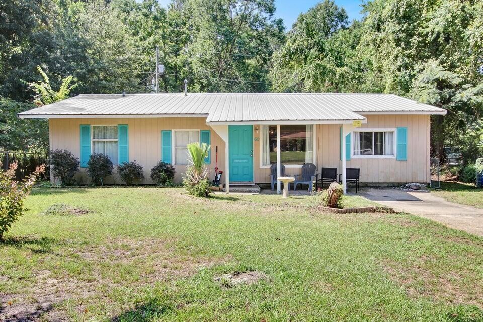 Property Photo:  60 Francis Ave  LA 71446 