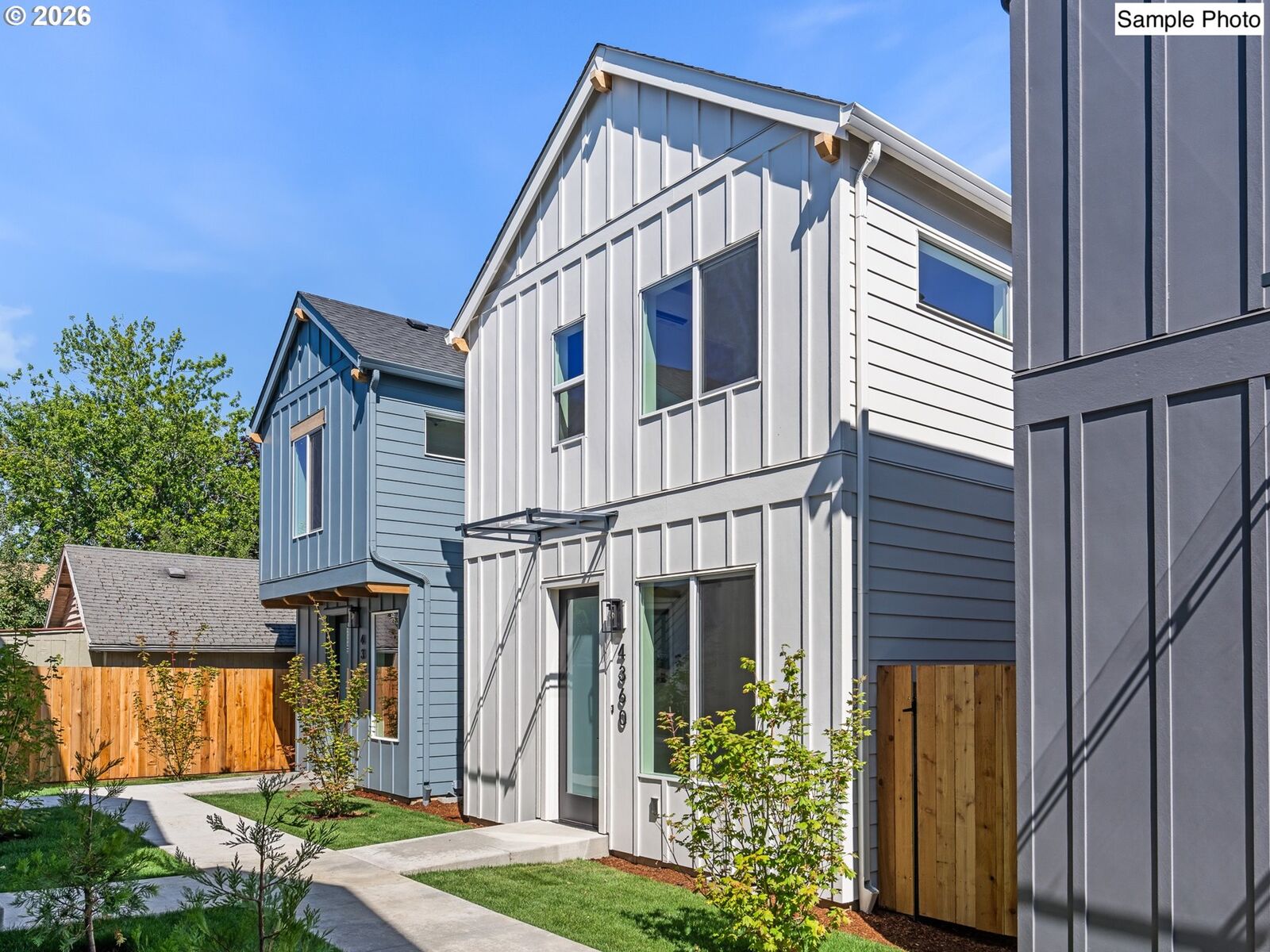 Property Photo:  4372 NE Going St  OR 97218 