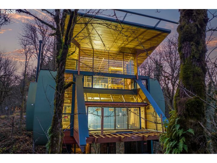 Property Photo: 216 NW Royal Blvd OR 97210