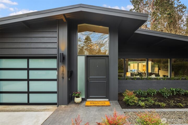 Property Photo:  5409 NE 54th Street  WA 98105 