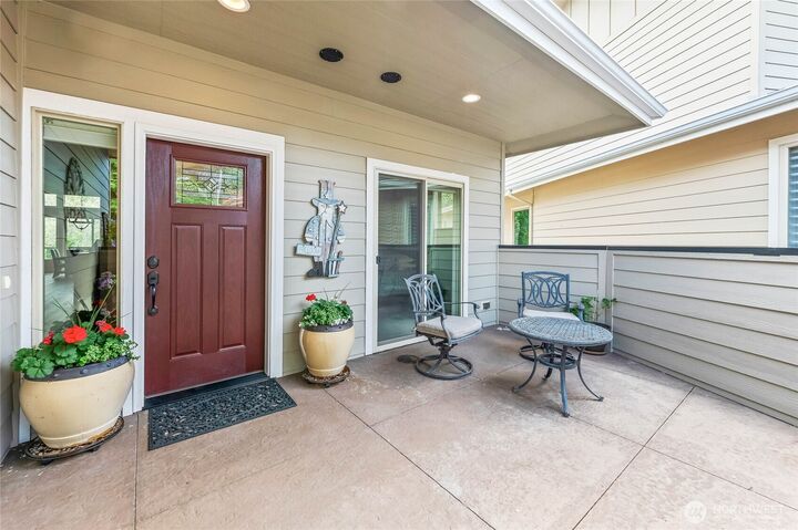 Property Photo:  411  19th Street NE 9  WA 98802 