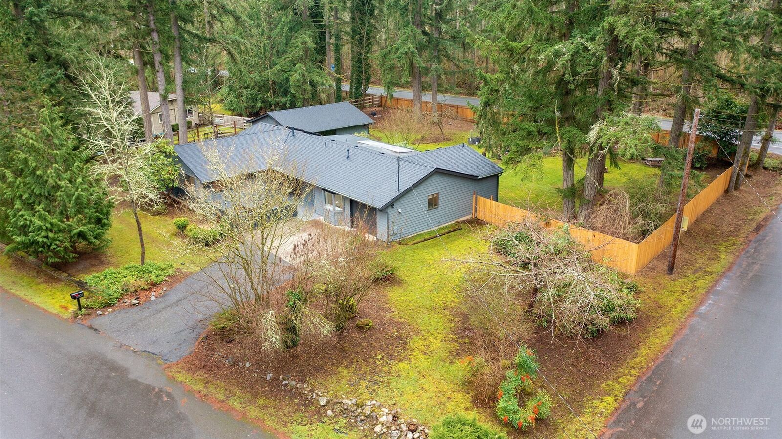 Property Photo: 24705 SE 31st Place WA 98075