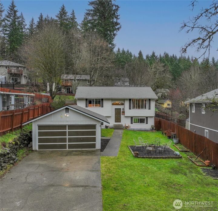 Property Photo:  60 NE Lorrain Court  WA 98528 