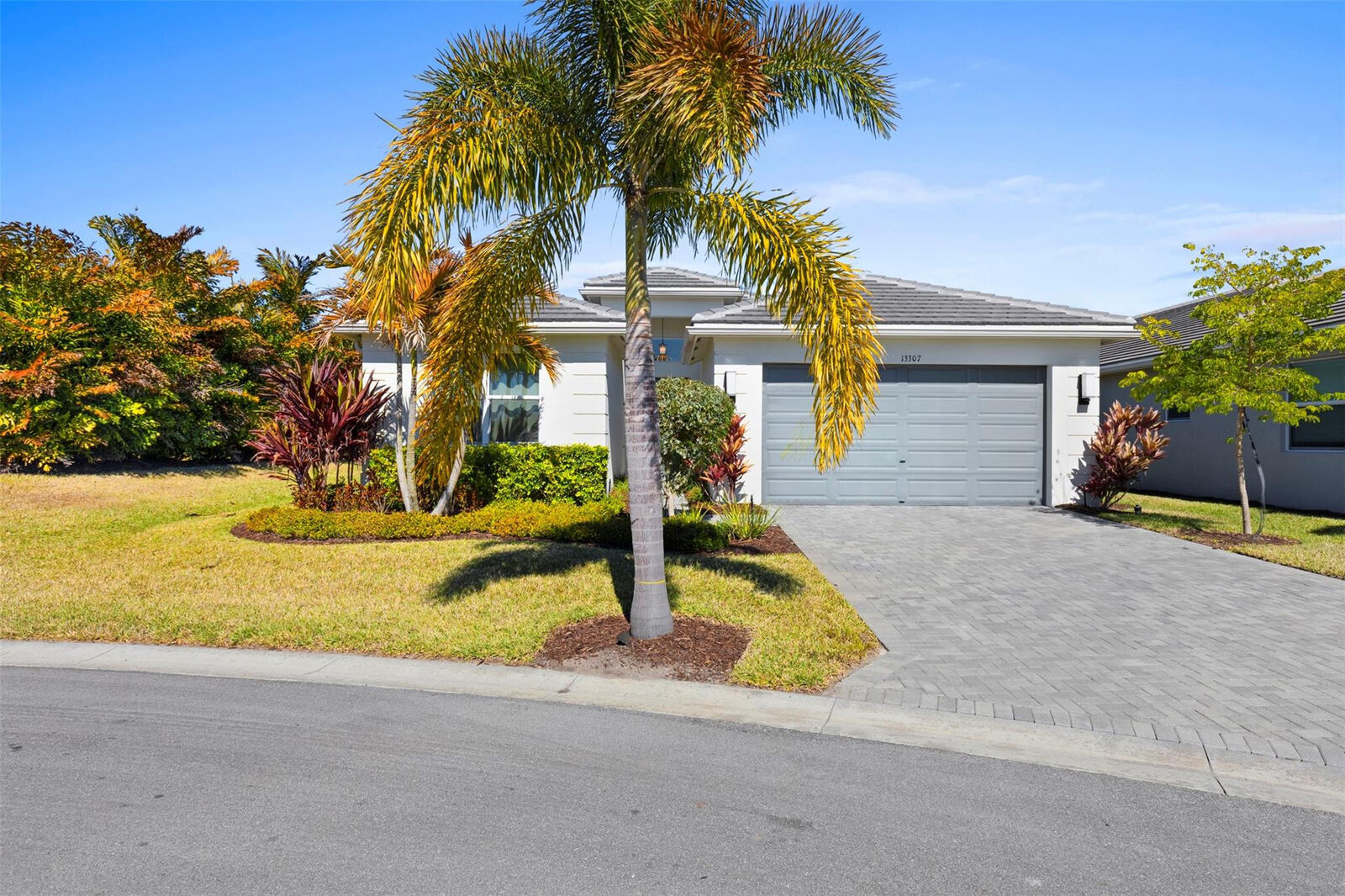 Property Photo:  13307 SW Green Delta Road  FL 34987 