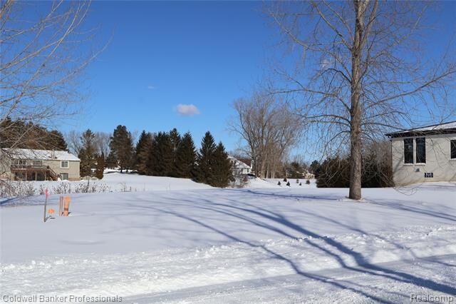 Property Photo: 1932 Sandy Shores Drive MI 48371