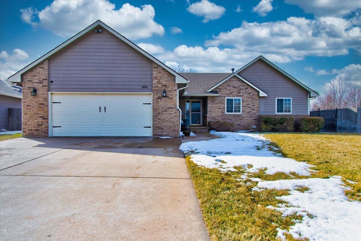 Property Photo:  1905 S Milstead St  KS 67209 