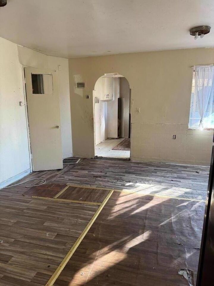 Property Photo: 2138 Dumbarton Avenue CA 94303