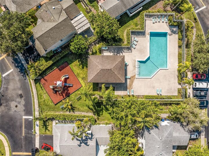 Property Photo:  20709 NW 1st St  FL 33029 