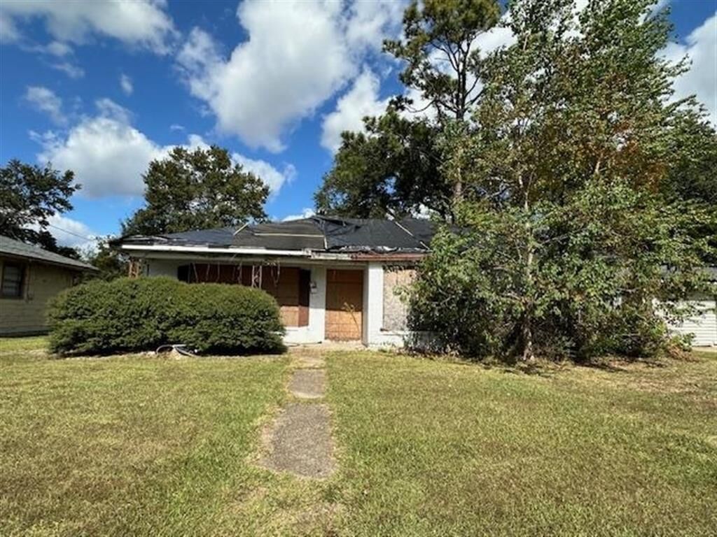 Property Photo:  2013 Evelyn Street  LA 70601 