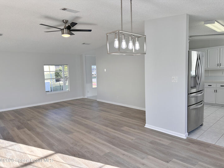 Property Photo:  606 Dolphin Circle  FL 32976 