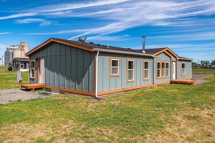Property Photo: 255 SW Railroad St WA 99117