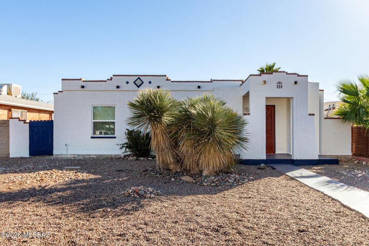 Property Photo:  244 E Elm Street  AZ 85705 