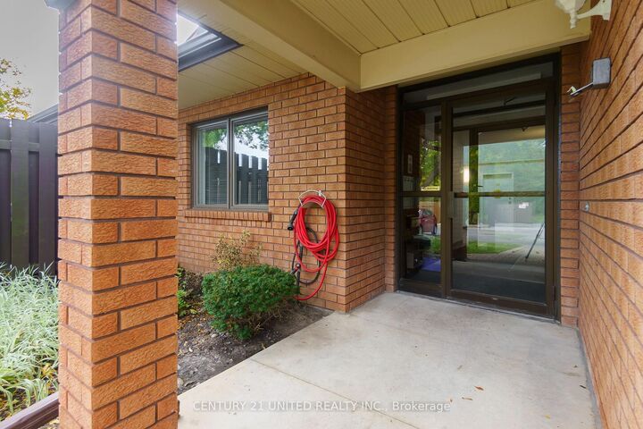 Property Photo:  36 Champlain Crescent 15  ON K9L 1T1 