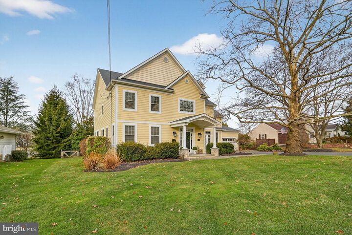 Property Photo:  10 Evans Drive  NJ 08512 