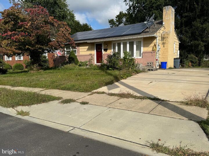 Property Photo: 609 W Evesham Avenue NJ 08049