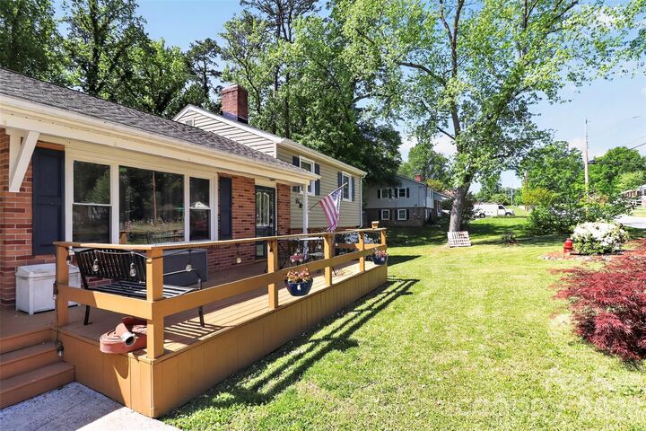 Property Photo:  2111 Parkdale Avenue  NC 28052 