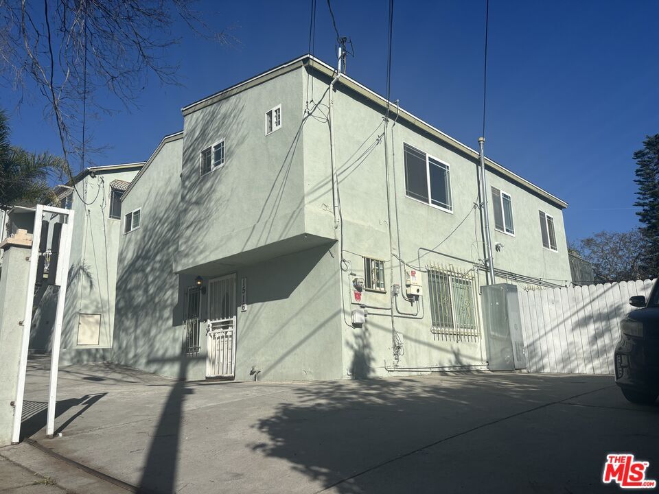 Property Photo:  1516 Talmadge St  CA 90027 