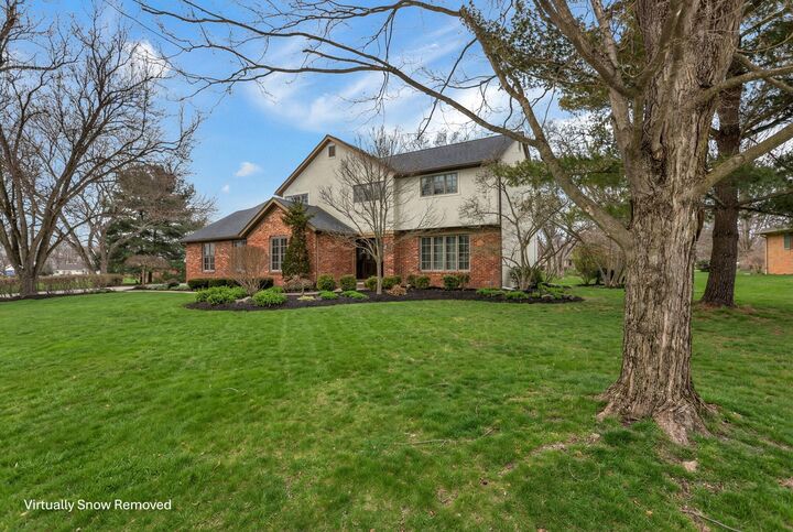 Property Photo: 7567 Heatherwood NW Drive OH 43110