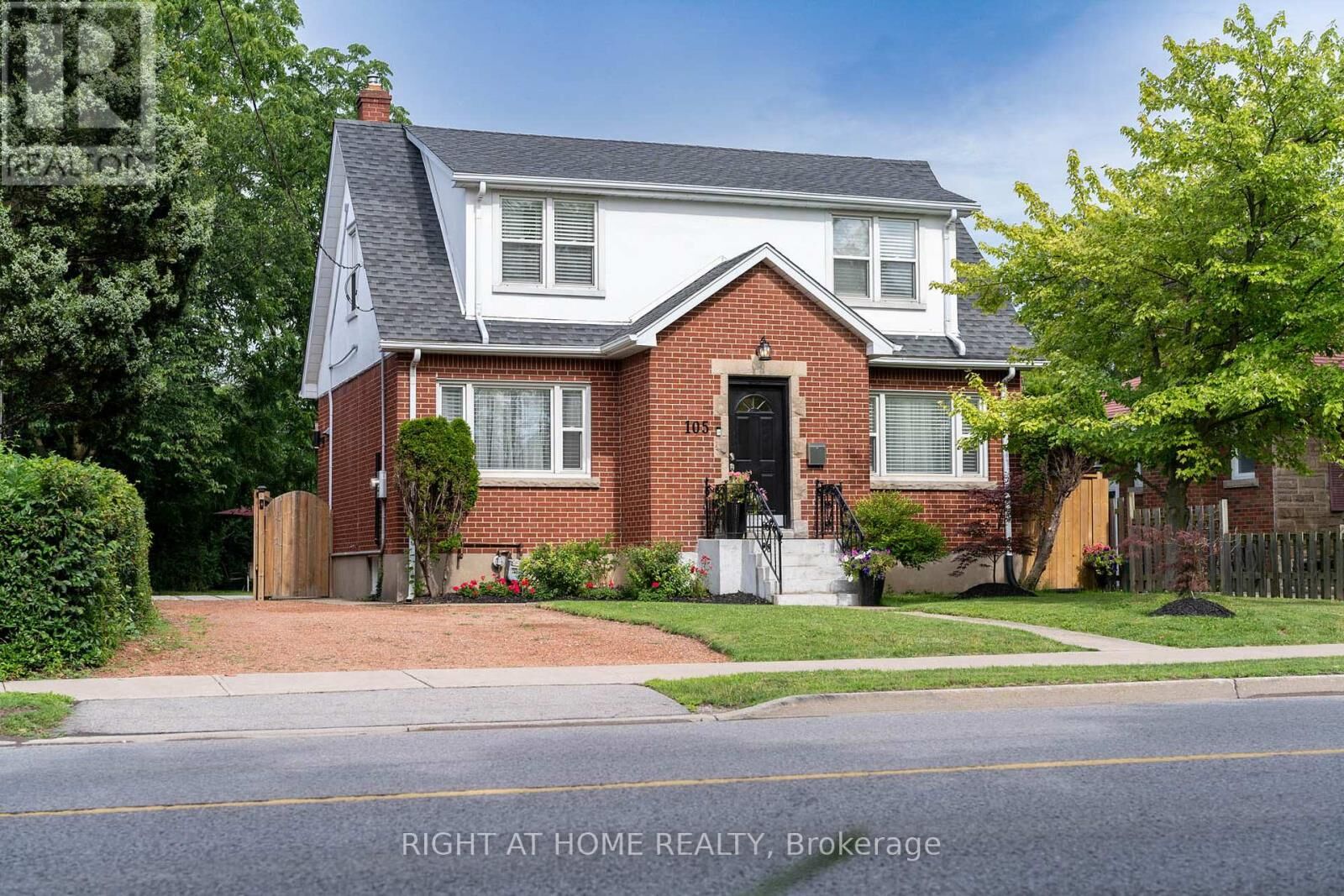 Property Photo:  105 Glenridge Avenue  ON L2R 4X5 