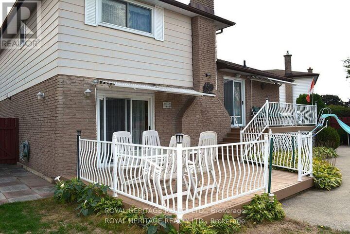 Property Photo:  62 Brant Court  ON L1G 4M9 