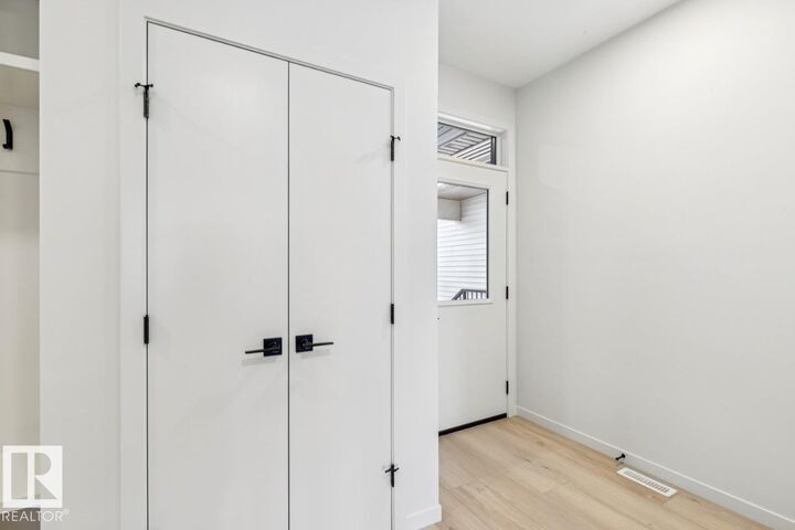 Property Photo:  7471 Klapstein Crescent SW  AB T6W 0A6 