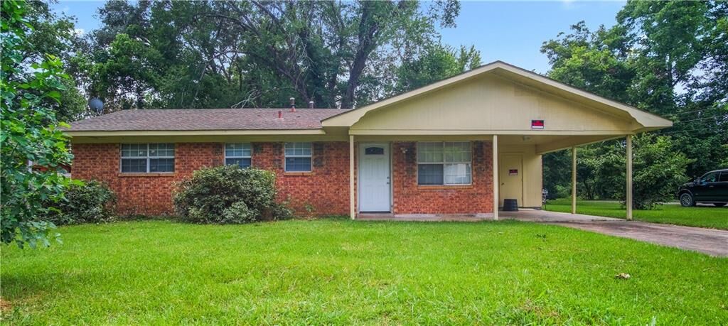 Property Photo:  2913 Beech Street  LA 71346 