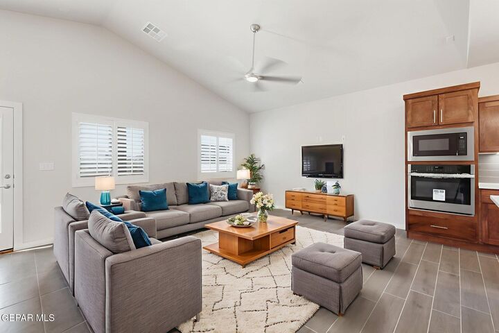 Property Photo:  733 Paseo Modesto Drive  TX 79928 