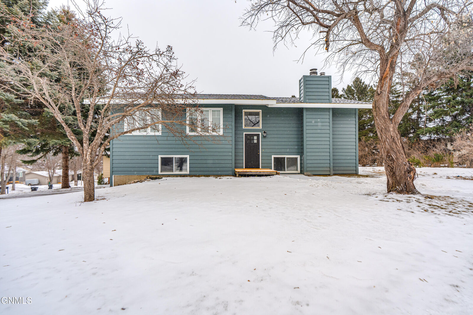 Property Photo:  2511 Stevens Street  ND 58503 