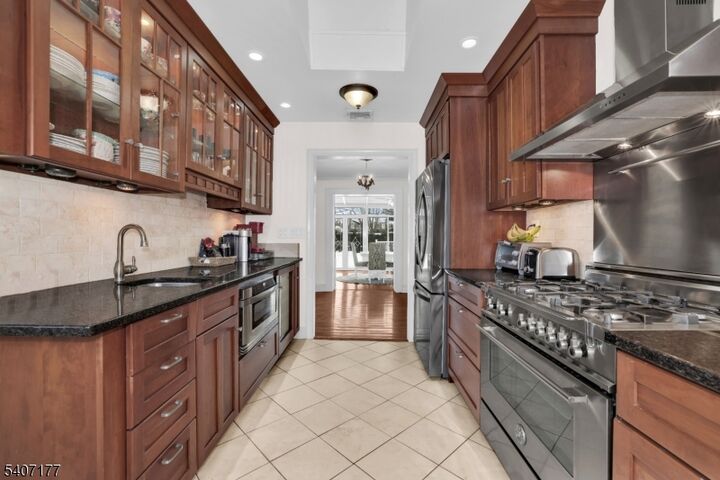 Property Photo:  7 Dale Ave  NJ 07444 