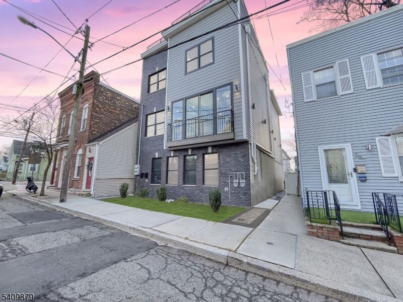 Property Photo:  285 Lembeck Ave L  NJ 07305 