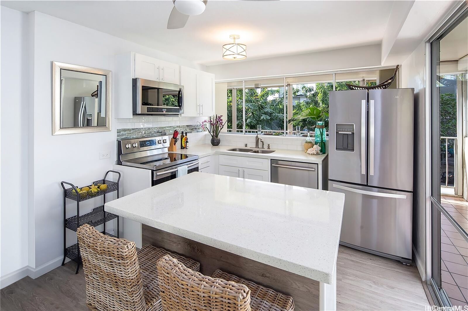 Property Photo:  439 Keoniana Street 201  HI 96815 