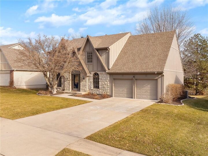 Property Photo:  10405 King Street  KS 66214 