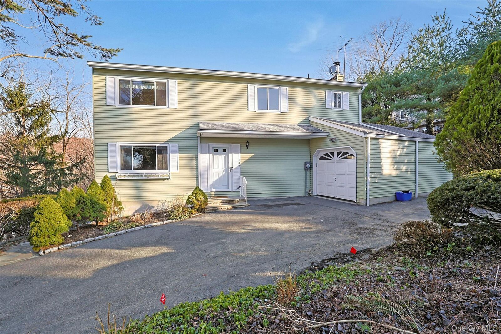 Property Photo:  186 Rutledge Avenue  NY 10532 