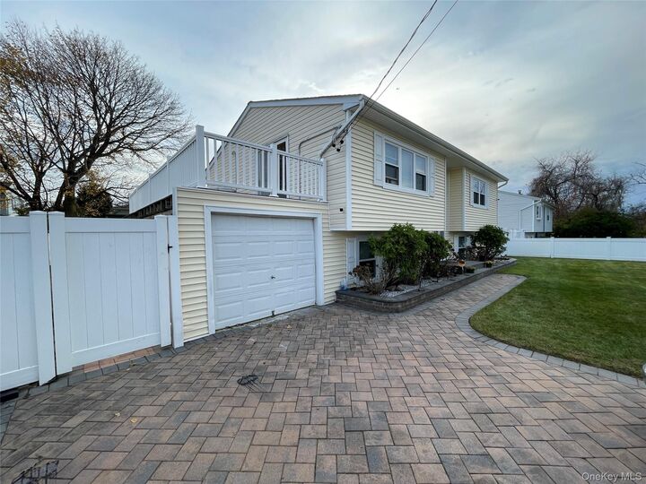Property Photo:  70 Birch Road  NY 11701 