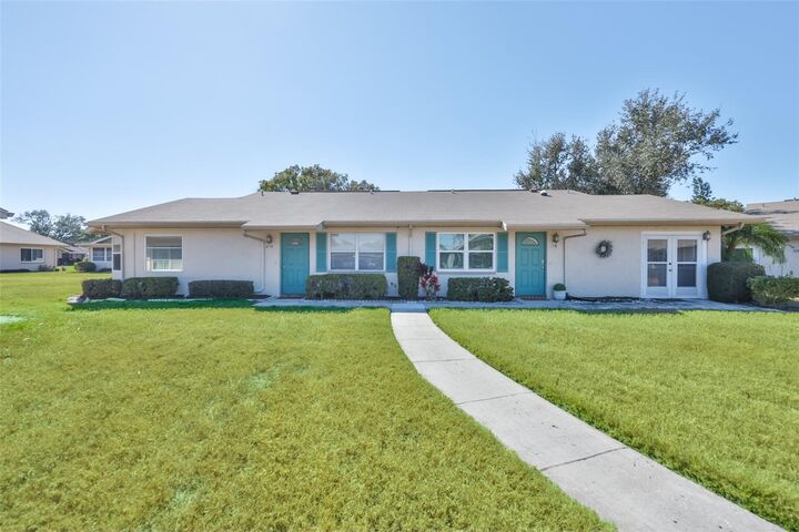 Property Photo:  1906 Canterbury Lane 16  FL 33573 