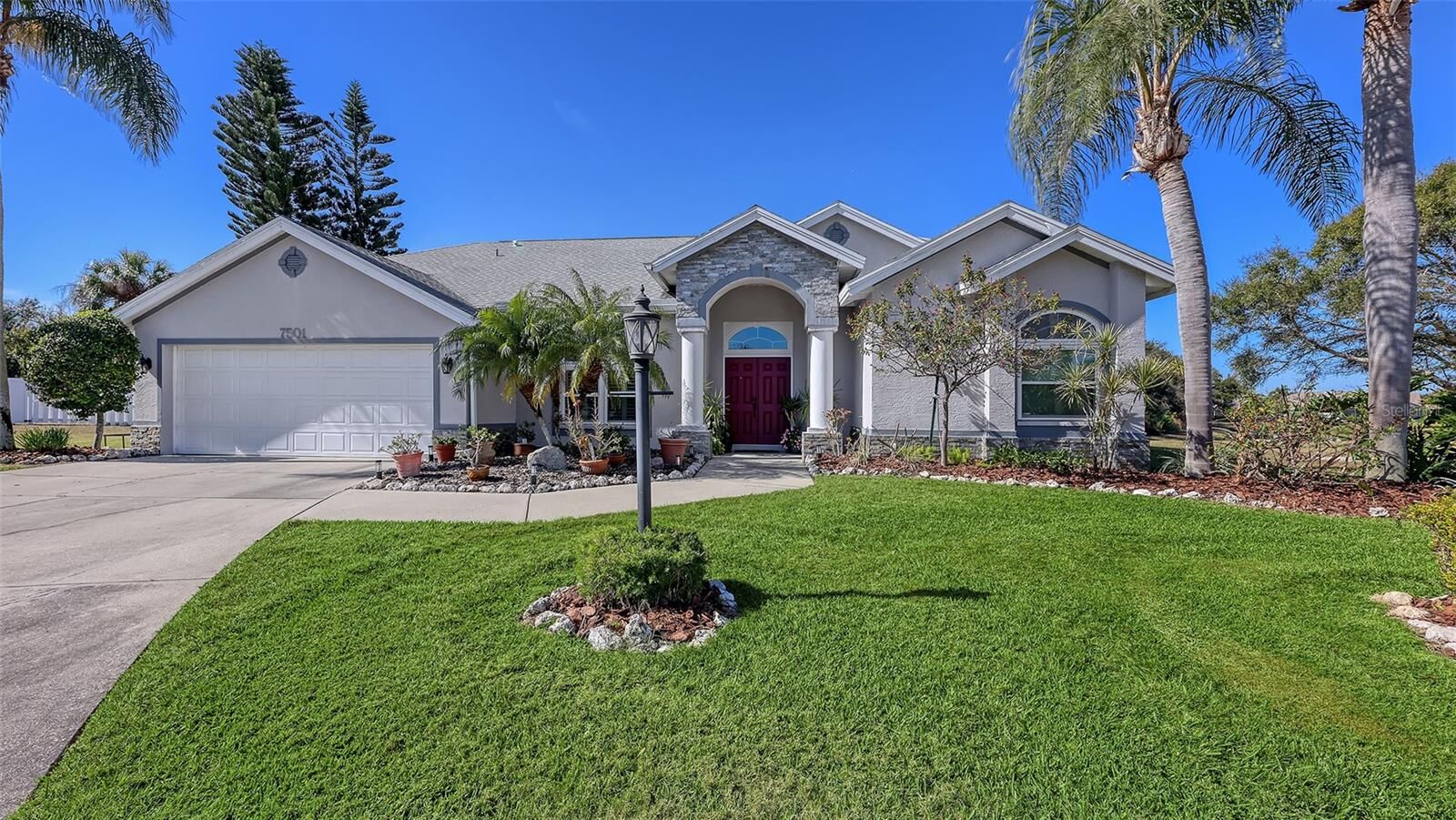 Property Photo:  7501 52nd Terrace E  FL 34203 