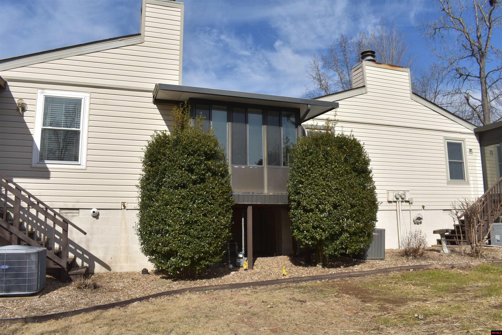 Property Photo:  1500 Post Oak Way  AR 72653 