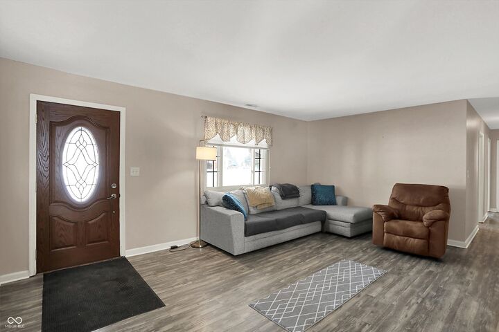 Property Photo:  2525 Colony Court  IN 46280 